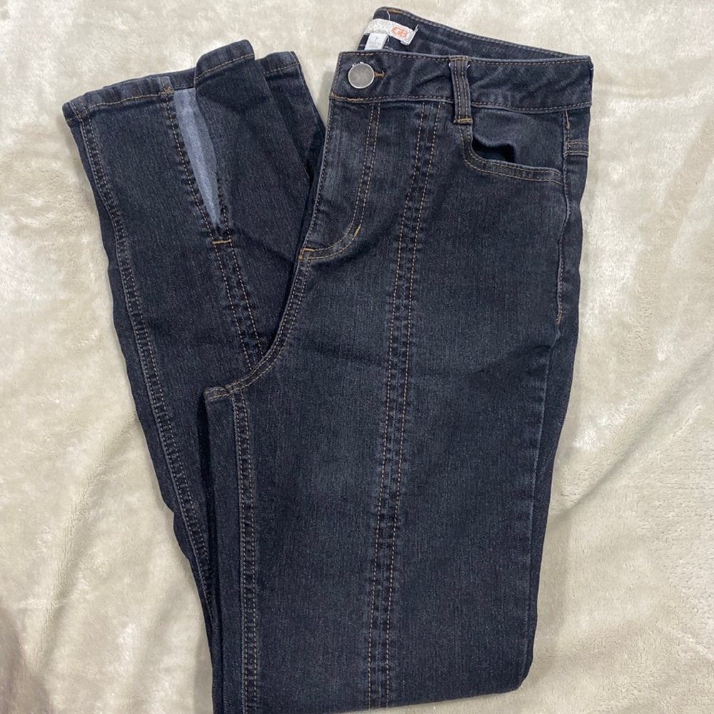 slit ankle skinny jeans